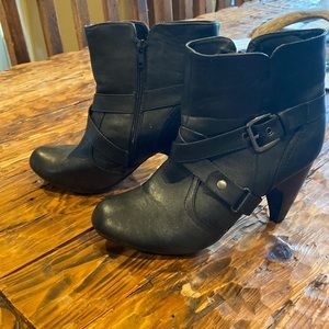 Lane Bryant 11W black leather ankle boots.